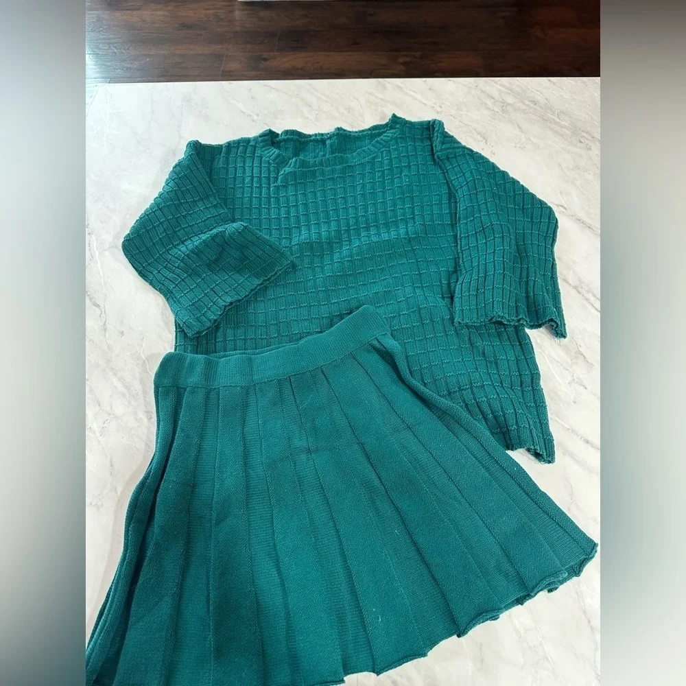 FP lookalike sweater & skirt set​​​ - Picture 3 of 4